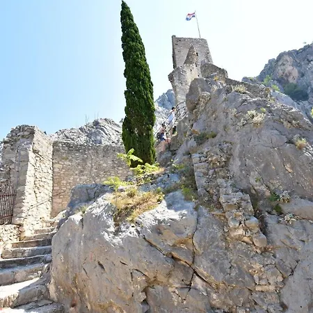 Mira Omiš