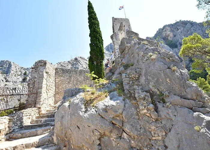 Mira Omiš